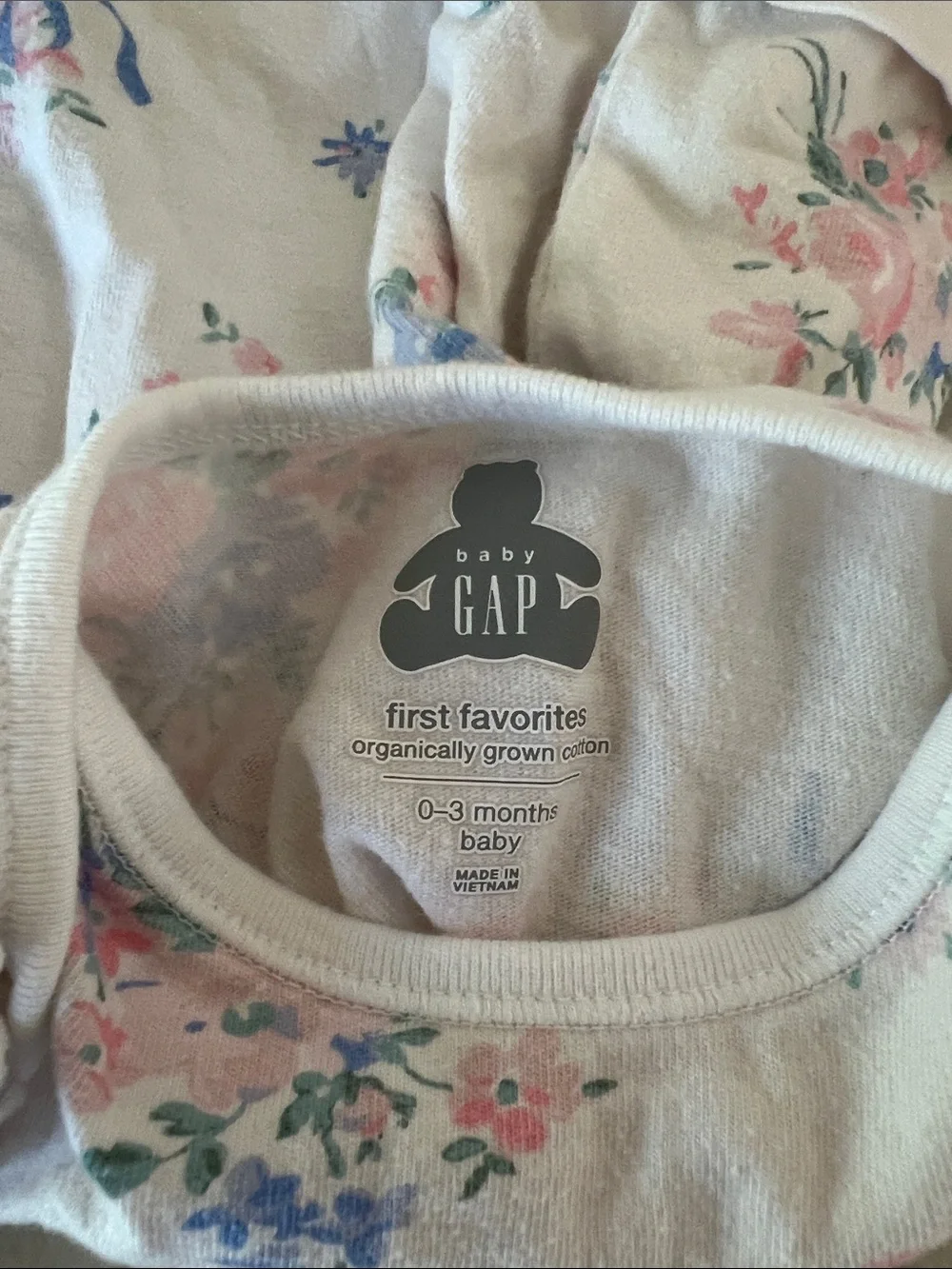 GAP Baby bundle: Floral Bodysuit Set in Cream with Pink long sleeve tops